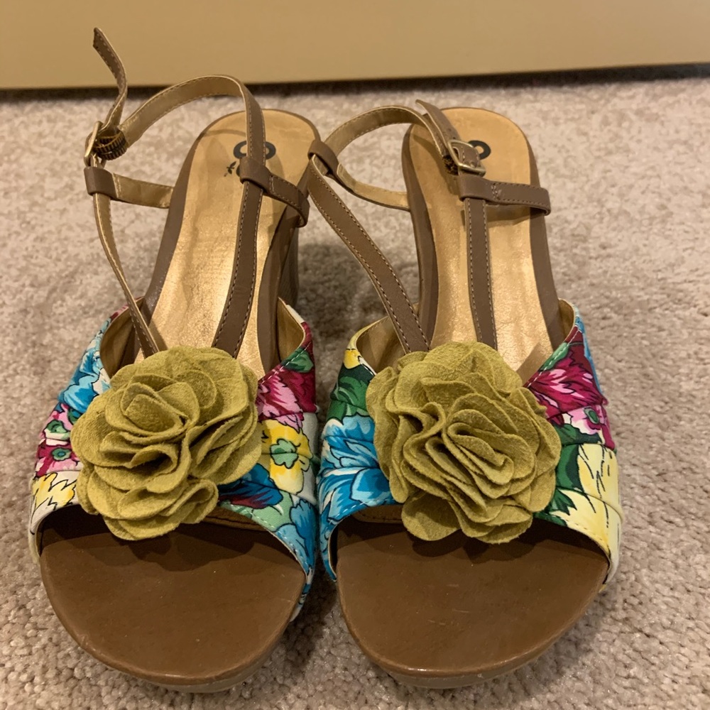 Floral Wedges- Lightly Worn